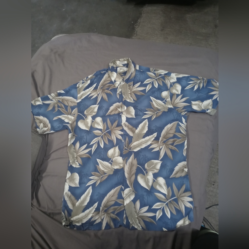Pierre Cordin/Size Medium/Blue w Beige & White Floral-Leave Print Shirt